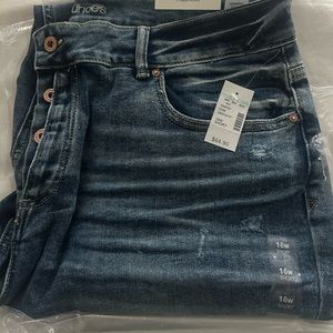 Maurcies size 18 ribbed jeans brand new with tag!